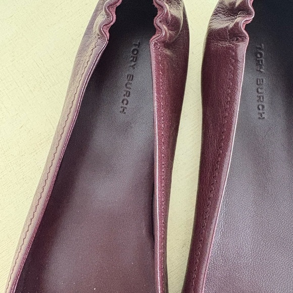 Tory Burch Women's Burgundy Reva Travel Ballet Flats - Picture 4 of 9